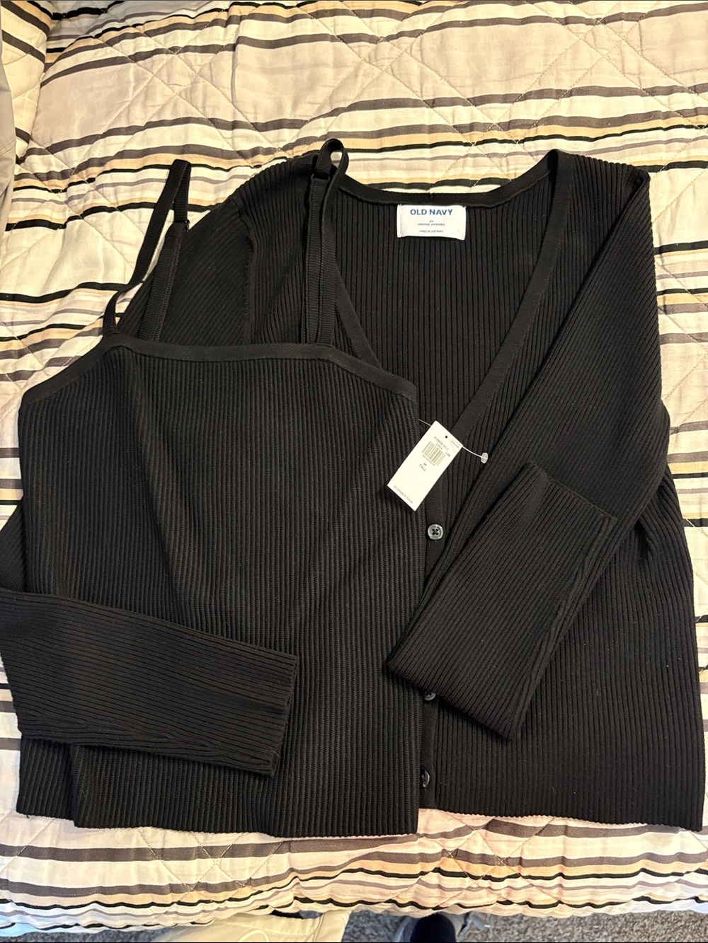 Old Navy fitted cardigan set. Color black jack.